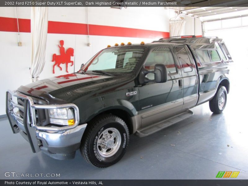 Dark Highland Green Metallic / Medium Parchment 2002 Ford F250 Super Duty XLT SuperCab