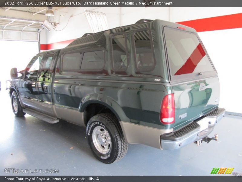 Dark Highland Green Metallic / Medium Parchment 2002 Ford F250 Super Duty XLT SuperCab