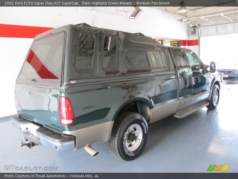 Dark Highland Green Metallic / Medium Parchment 2002 Ford F250 Super Duty XLT SuperCab