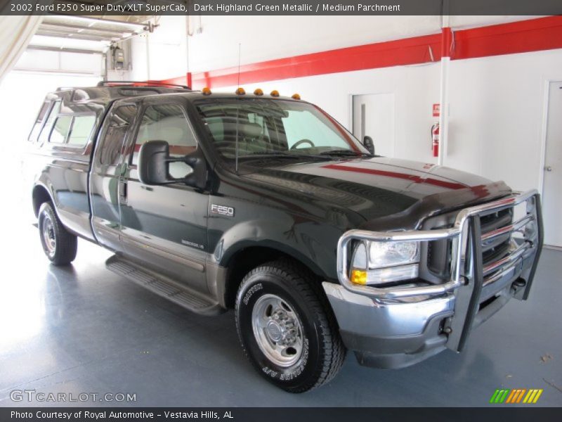 Dark Highland Green Metallic / Medium Parchment 2002 Ford F250 Super Duty XLT SuperCab