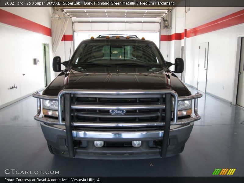 Dark Highland Green Metallic / Medium Parchment 2002 Ford F250 Super Duty XLT SuperCab