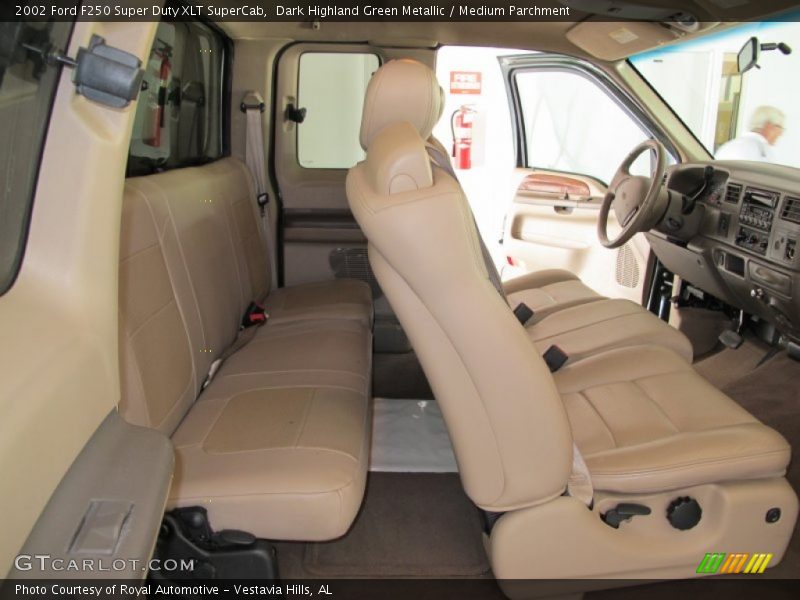 Dark Highland Green Metallic / Medium Parchment 2002 Ford F250 Super Duty XLT SuperCab