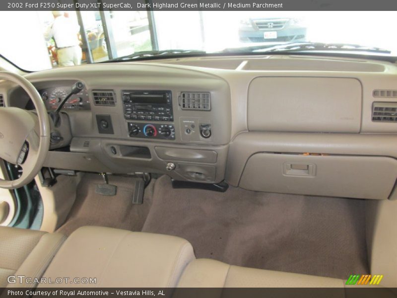 Dark Highland Green Metallic / Medium Parchment 2002 Ford F250 Super Duty XLT SuperCab