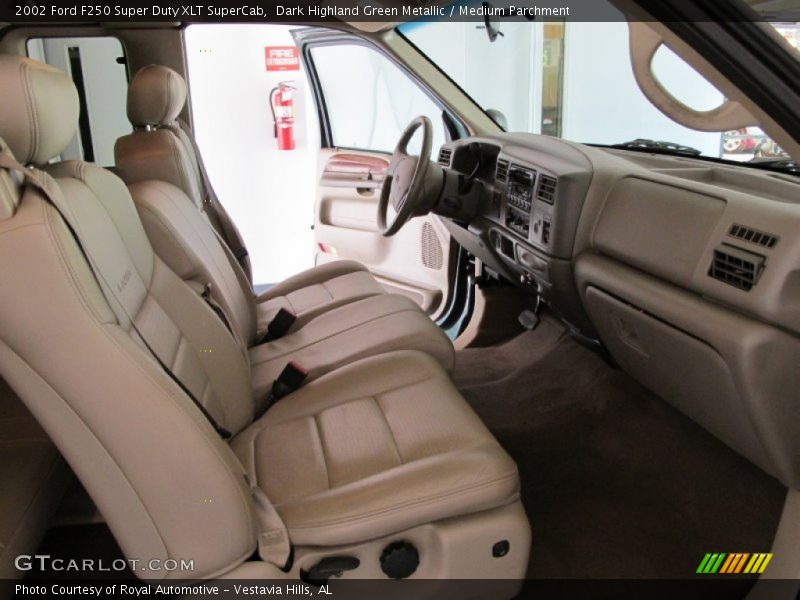 Dark Highland Green Metallic / Medium Parchment 2002 Ford F250 Super Duty XLT SuperCab