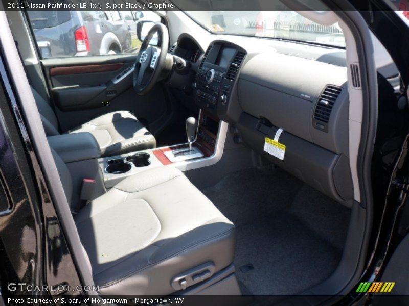 Super Black / Graphite 2011 Nissan Pathfinder LE 4x4
