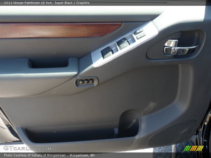 Super Black / Graphite 2011 Nissan Pathfinder LE 4x4