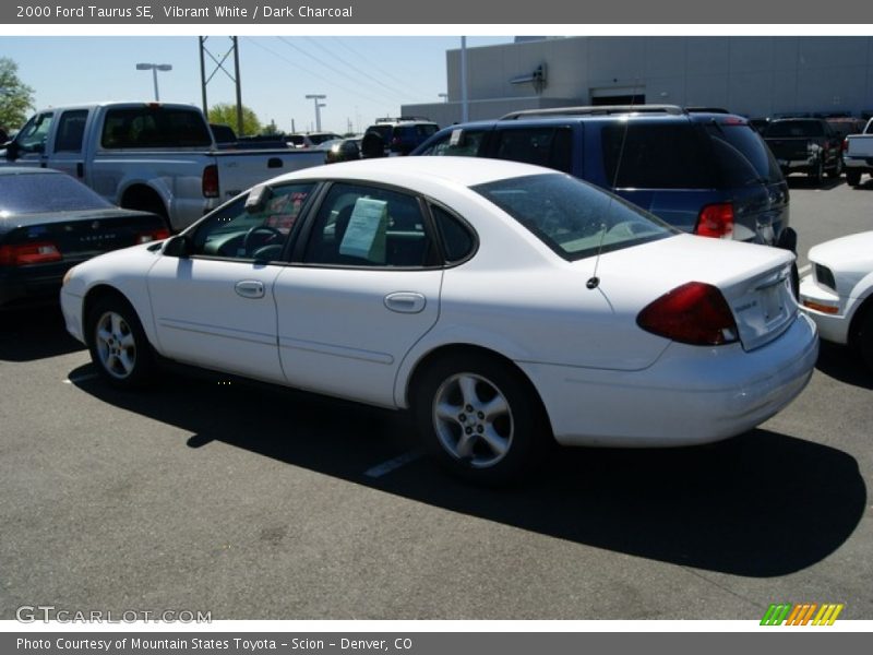 Vibrant White / Dark Charcoal 2000 Ford Taurus SE