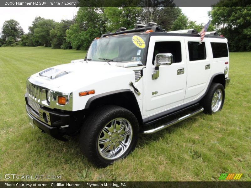 Front 3/4 View of 2006 H2 SUV