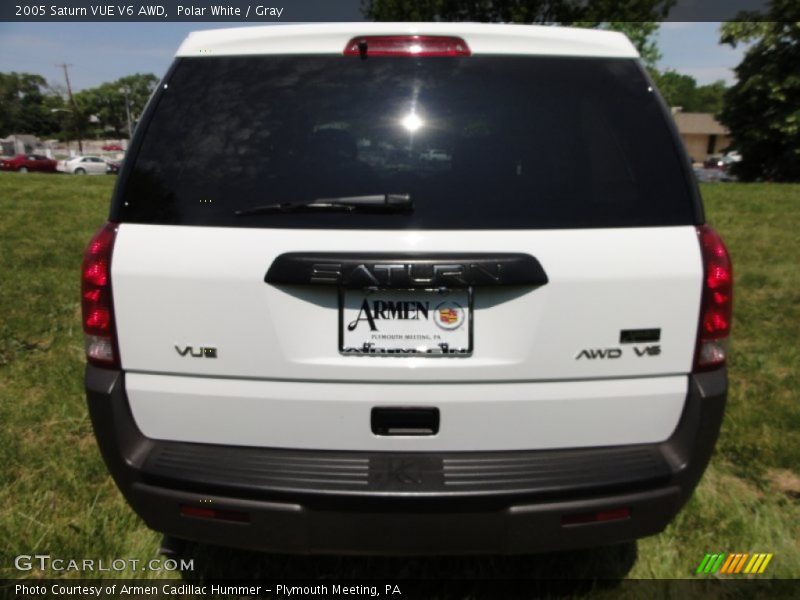 Polar White / Gray 2005 Saturn VUE V6 AWD