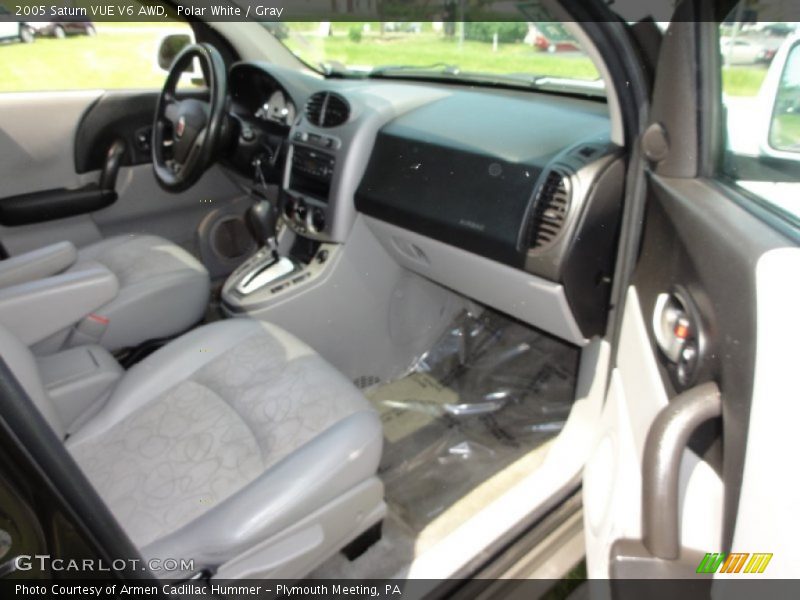 Polar White / Gray 2005 Saturn VUE V6 AWD
