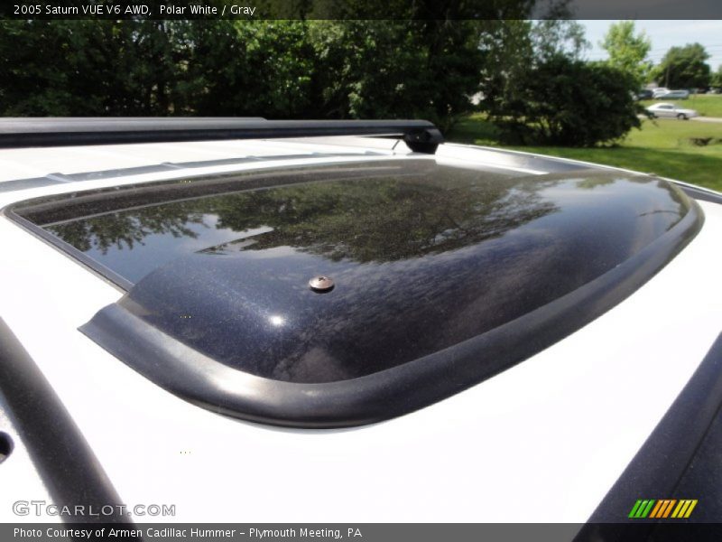 Polar White / Gray 2005 Saturn VUE V6 AWD