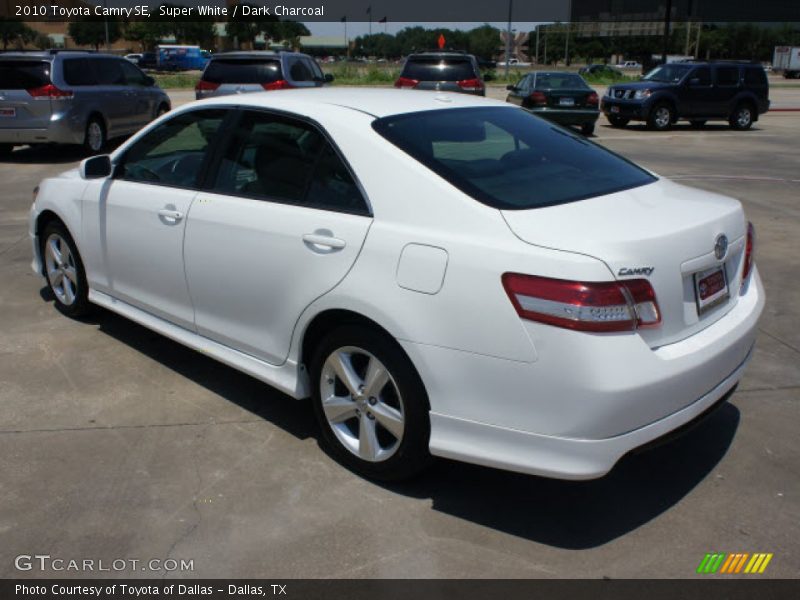Super White / Dark Charcoal 2010 Toyota Camry SE