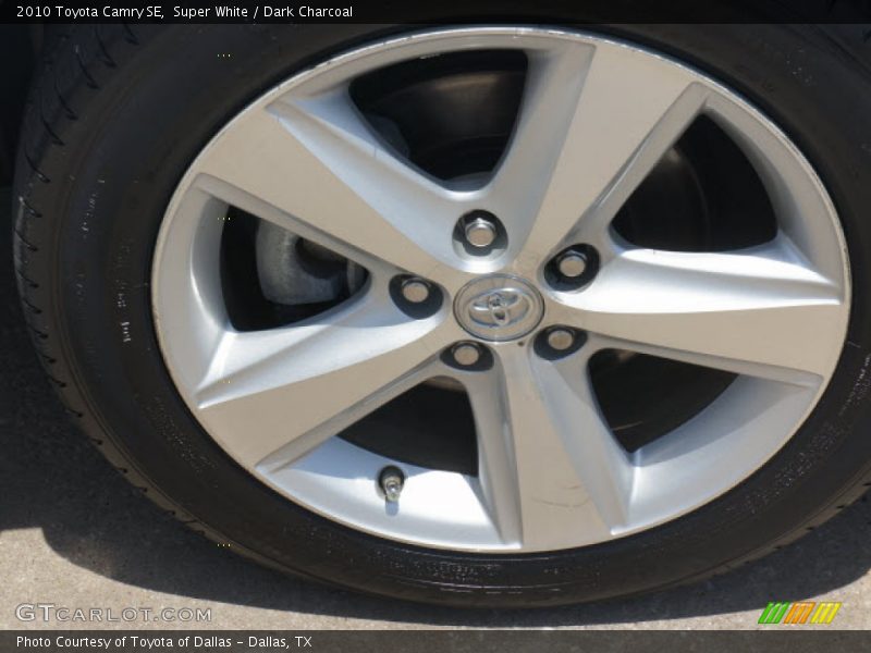 Super White / Dark Charcoal 2010 Toyota Camry SE