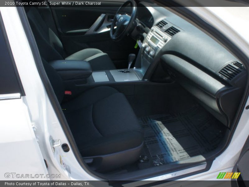 Super White / Dark Charcoal 2010 Toyota Camry SE