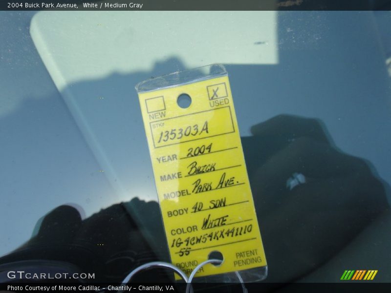 White / Medium Gray 2004 Buick Park Avenue