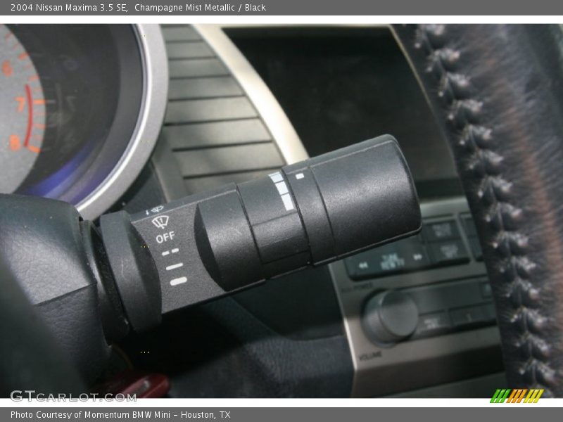 Champagne Mist Metallic / Black 2004 Nissan Maxima 3.5 SE
