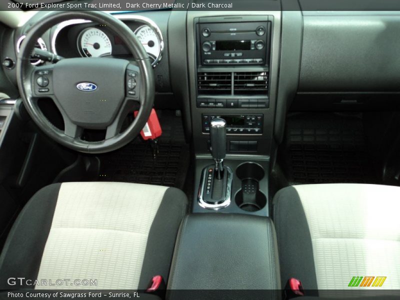 Dashboard of 2007 Explorer Sport Trac Limited