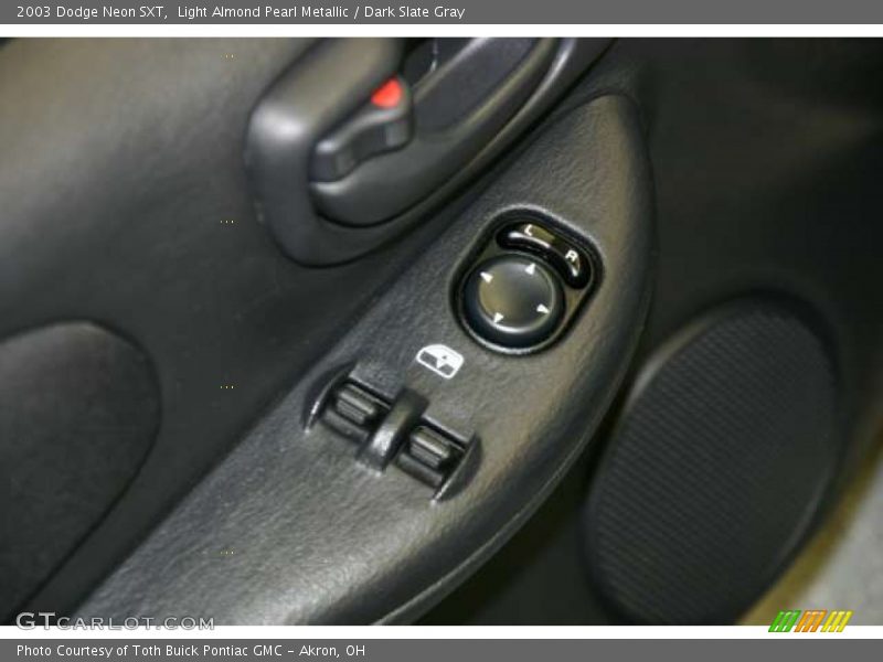 Light Almond Pearl Metallic / Dark Slate Gray 2003 Dodge Neon SXT