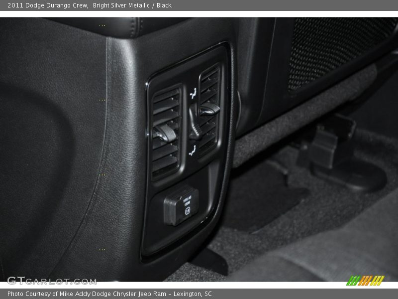 Bright Silver Metallic / Black 2011 Dodge Durango Crew