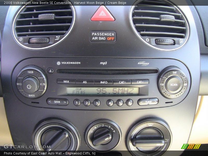 Controls of 2008 New Beetle SE Convertible