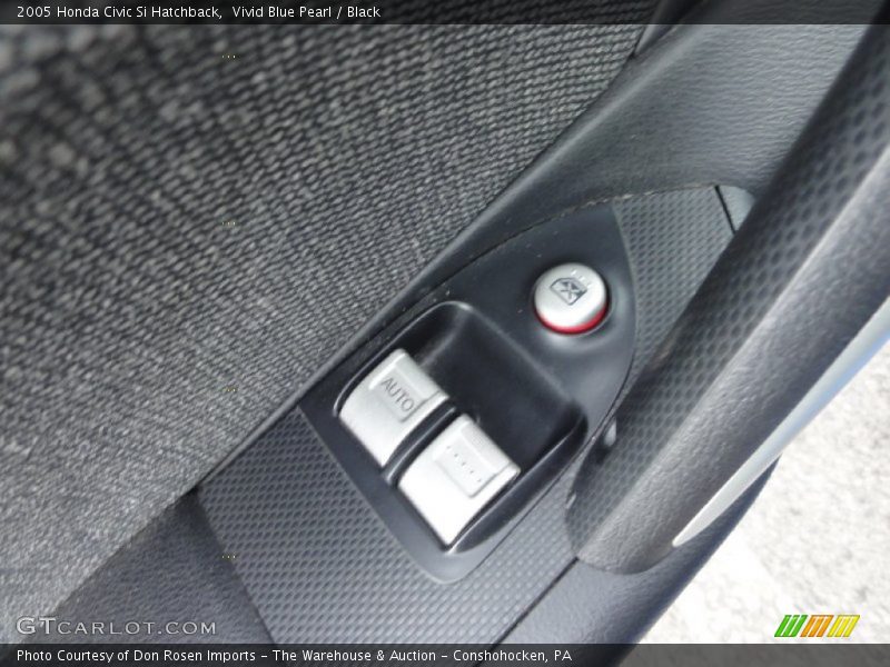 Controls of 2005 Civic Si Hatchback