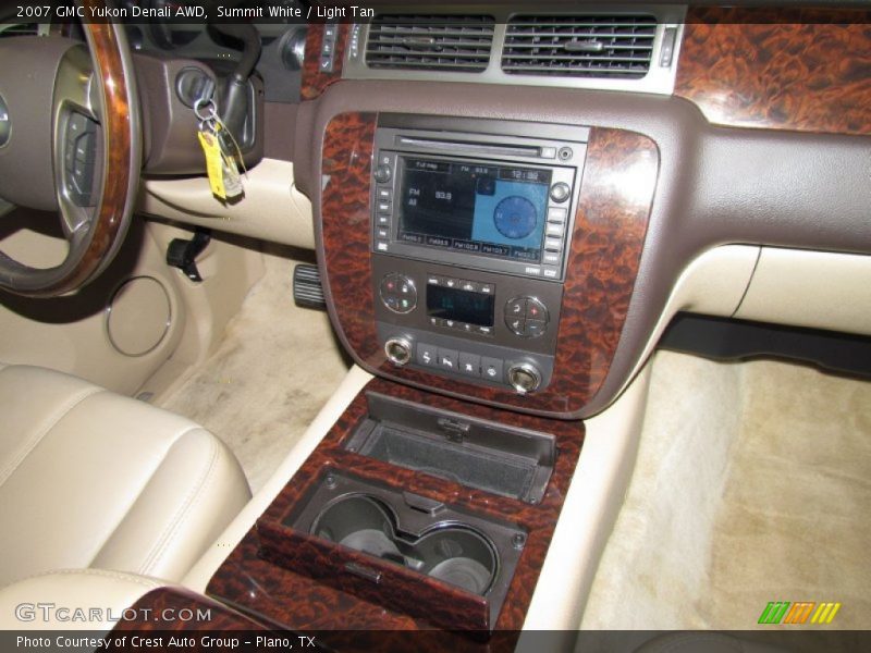 Summit White / Light Tan 2007 GMC Yukon Denali AWD
