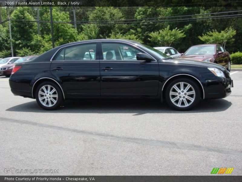 Black / Ivory 2006 Toyota Avalon Limited