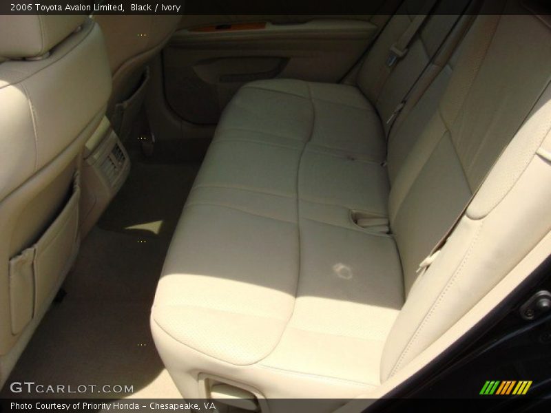 Black / Ivory 2006 Toyota Avalon Limited