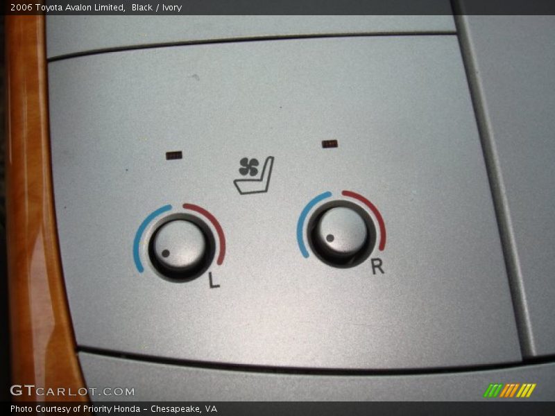 Black / Ivory 2006 Toyota Avalon Limited