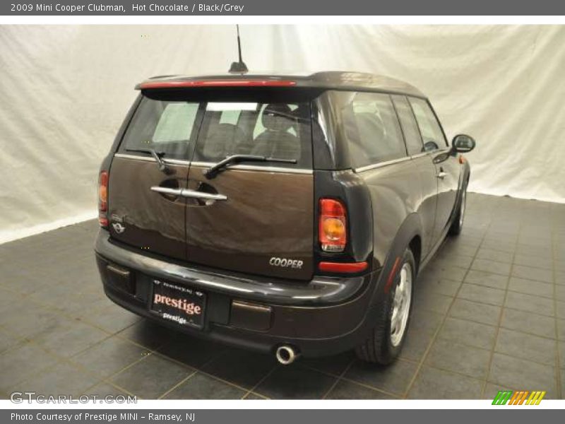 Hot Chocolate / Black/Grey 2009 Mini Cooper Clubman