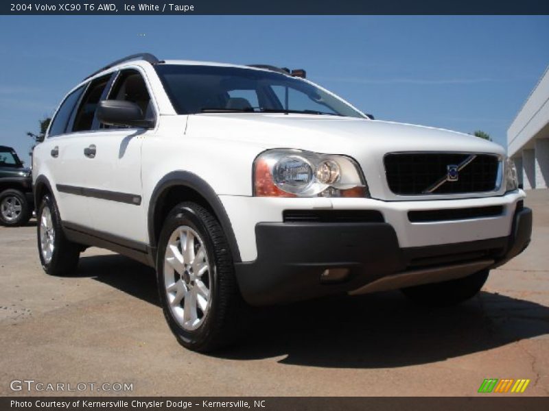 Ice White / Taupe 2004 Volvo XC90 T6 AWD