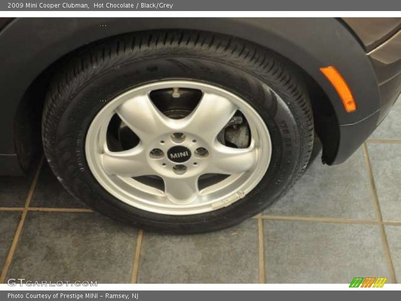 Hot Chocolate / Black/Grey 2009 Mini Cooper Clubman
