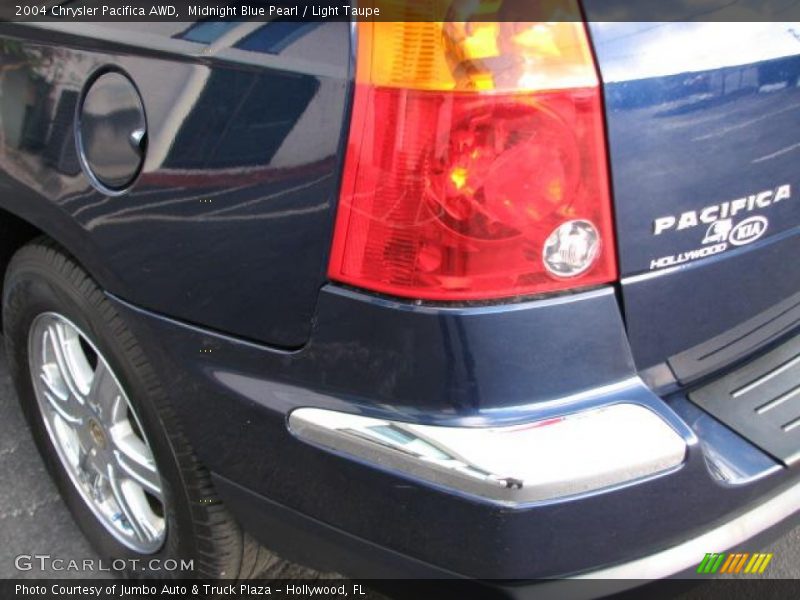 Midnight Blue Pearl / Light Taupe 2004 Chrysler Pacifica AWD