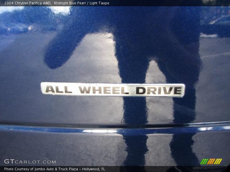 Midnight Blue Pearl / Light Taupe 2004 Chrysler Pacifica AWD