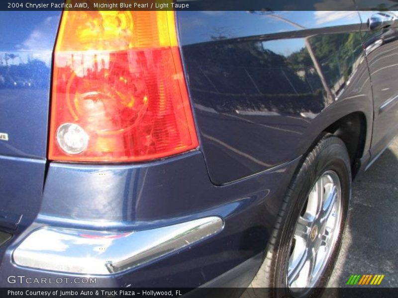 Midnight Blue Pearl / Light Taupe 2004 Chrysler Pacifica AWD