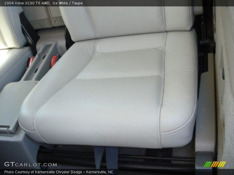 Ice White / Taupe 2004 Volvo XC90 T6 AWD