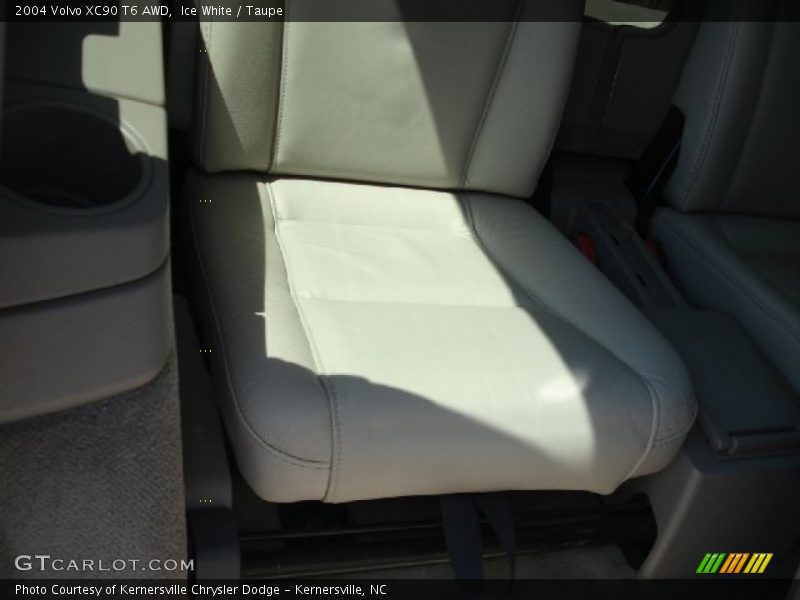 Ice White / Taupe 2004 Volvo XC90 T6 AWD