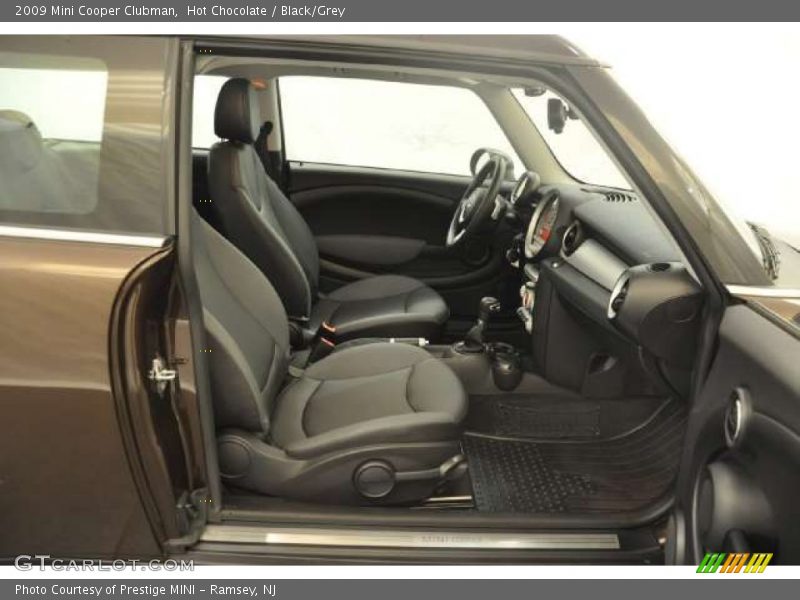 Hot Chocolate / Black/Grey 2009 Mini Cooper Clubman