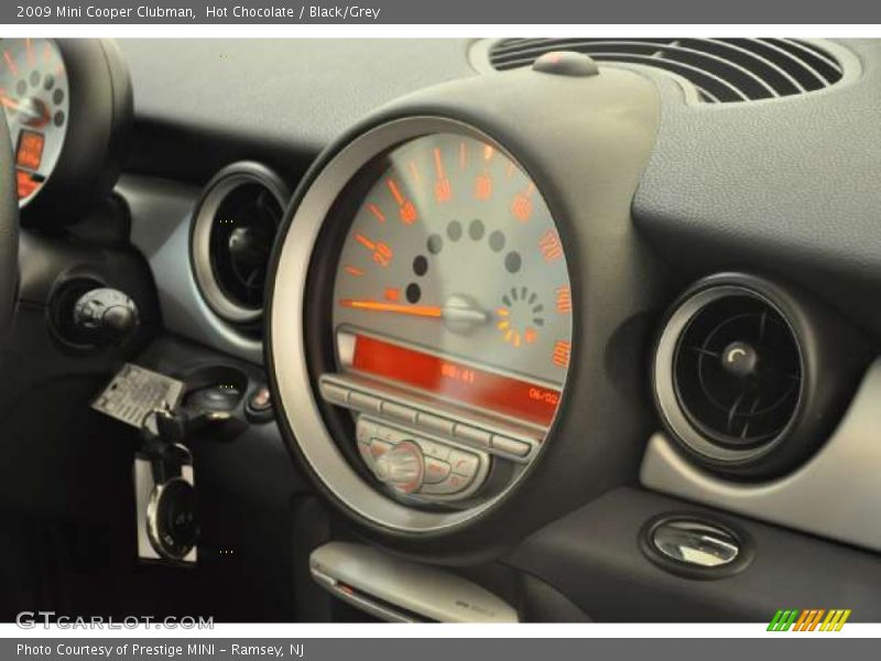 Hot Chocolate / Black/Grey 2009 Mini Cooper Clubman
