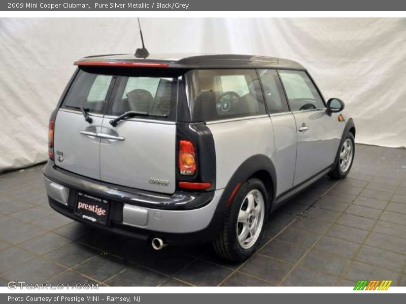 Pure Silver Metallic / Black/Grey 2009 Mini Cooper Clubman