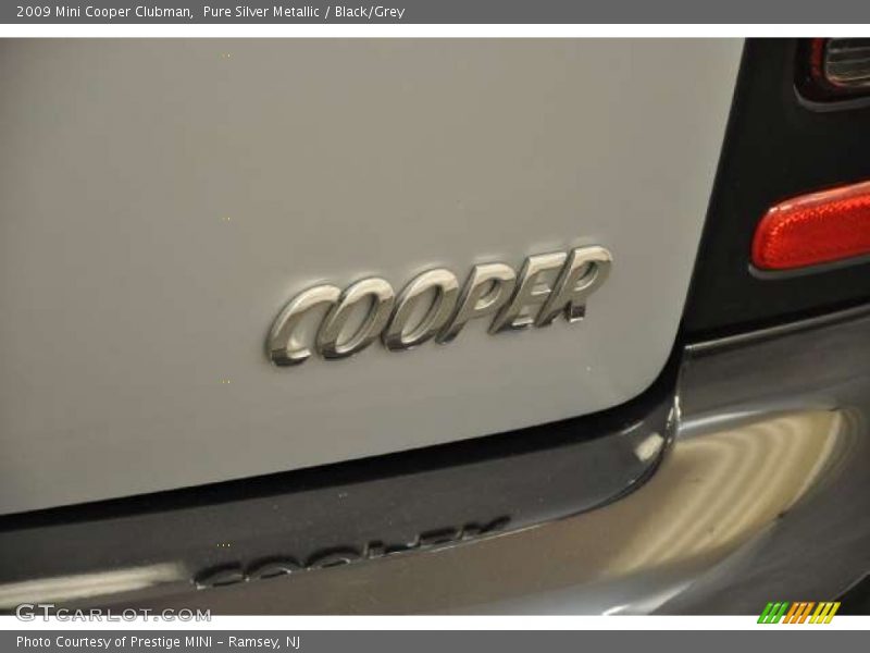 Pure Silver Metallic / Black/Grey 2009 Mini Cooper Clubman
