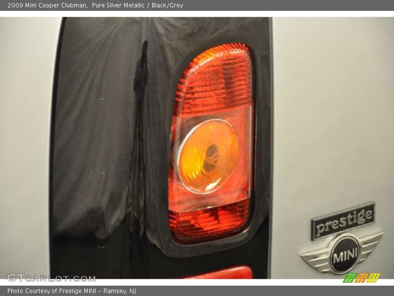Pure Silver Metallic / Black/Grey 2009 Mini Cooper Clubman