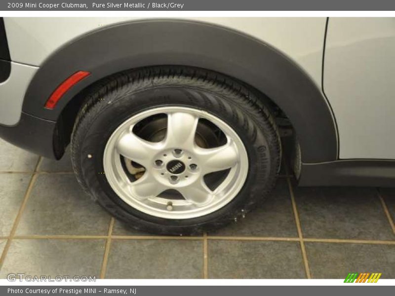 Pure Silver Metallic / Black/Grey 2009 Mini Cooper Clubman