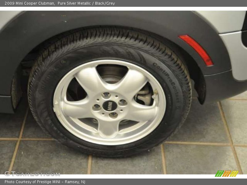 Pure Silver Metallic / Black/Grey 2009 Mini Cooper Clubman