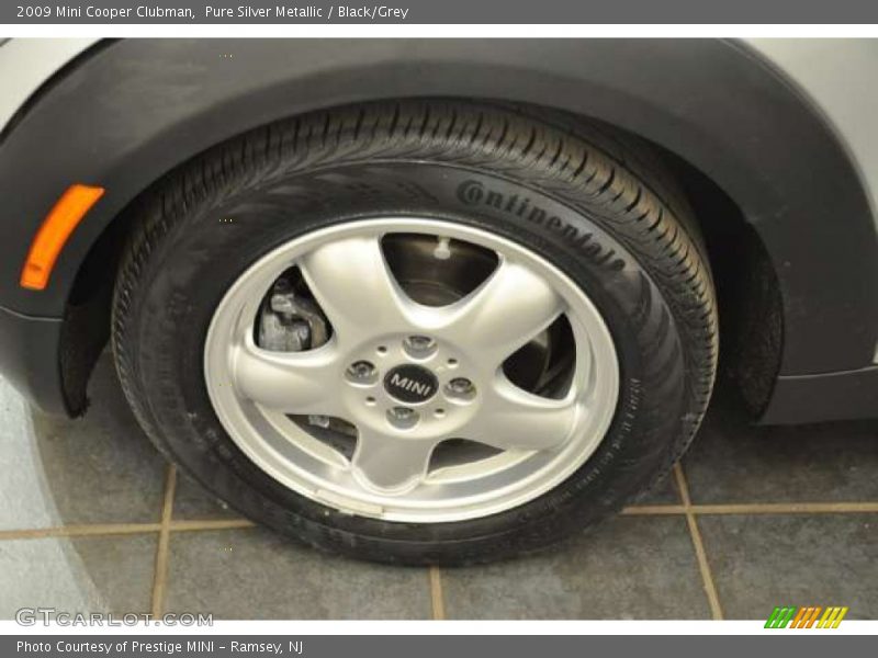 Pure Silver Metallic / Black/Grey 2009 Mini Cooper Clubman