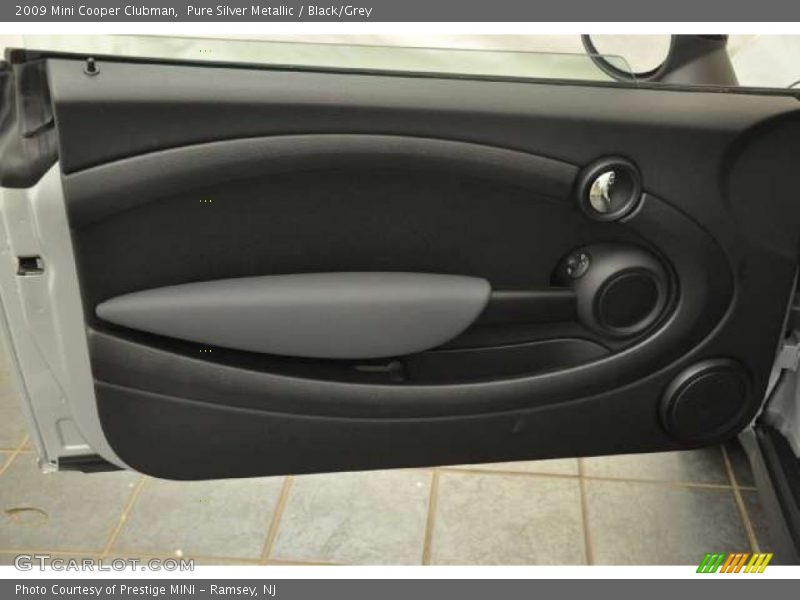 Pure Silver Metallic / Black/Grey 2009 Mini Cooper Clubman