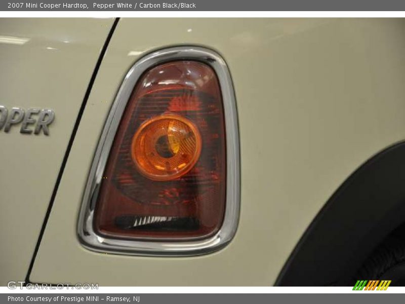 Pepper White / Carbon Black/Black 2007 Mini Cooper Hardtop