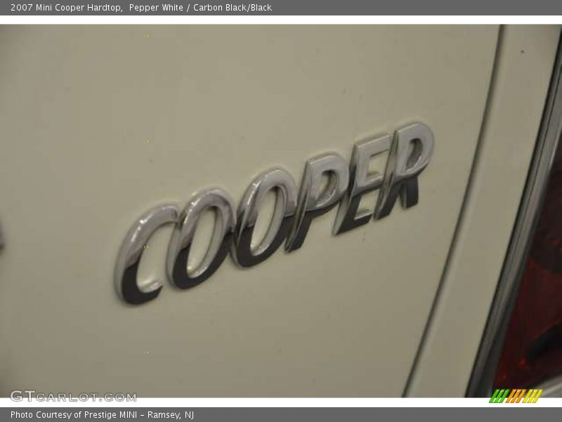Pepper White / Carbon Black/Black 2007 Mini Cooper Hardtop