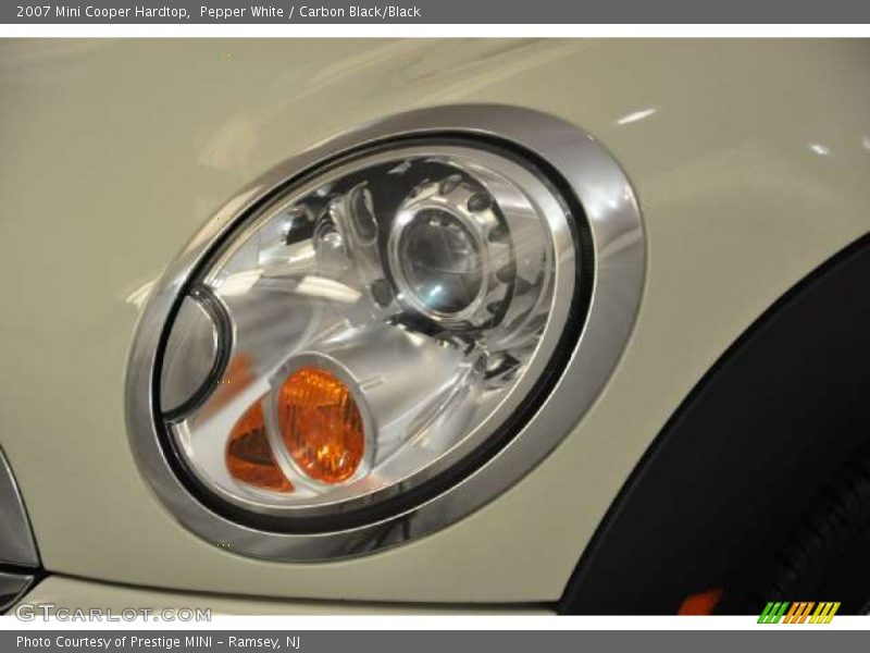 Pepper White / Carbon Black/Black 2007 Mini Cooper Hardtop