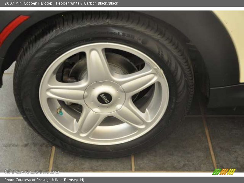 Pepper White / Carbon Black/Black 2007 Mini Cooper Hardtop